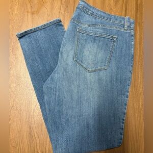 Old Navy size 14 light wash jeans. Skinny ankle